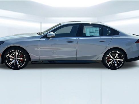 New 2026 BMW 530i w/ M Sport Package RWD image 3