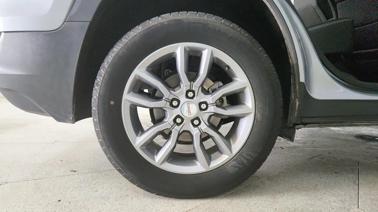 Used 2024 GMC Terrain SLT AWD/4WD image 29