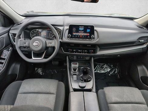 Used 2024 Nissan Rogue SV image 18