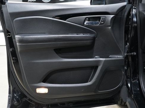 Used 2019 Honda Pilot Elite image 9