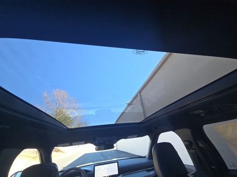 New 2026 Ford Explorer ST-Line w/ ST-Line Street Pack image 18