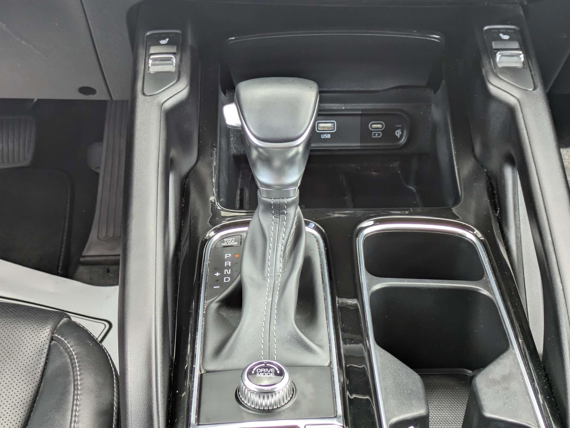 Used 2025 Kia Telluride S FWD image 17