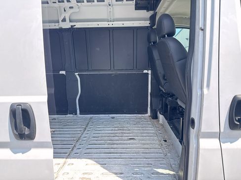 Used 2024 RAM ProMaster 2500 w/ Convenience Group FWD image 10