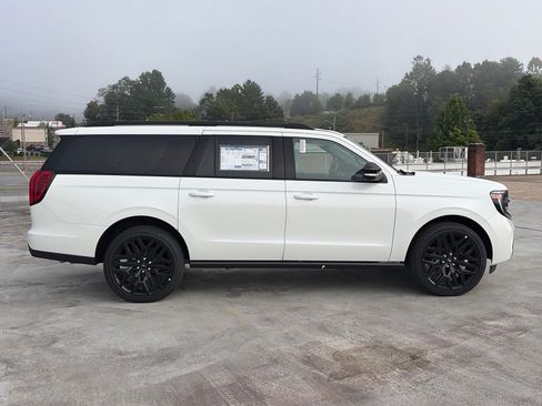 New 2027 Ford Expedition Max Platinum w/ Stealth Performance Package AWD/4WD image 2