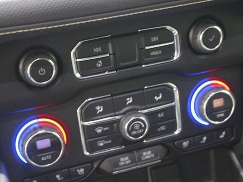 Used 2023 Chevrolet Tahoe Premier image 15