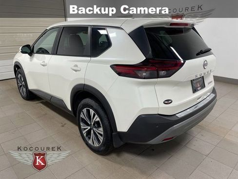Used 2023 Nissan Rogue SV image 4