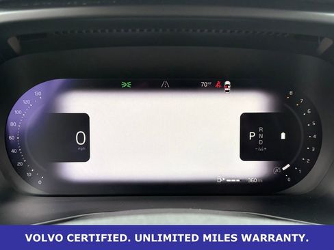 Certified 2023 Volvo XC40 B5 Plus AWD/4WD image 17