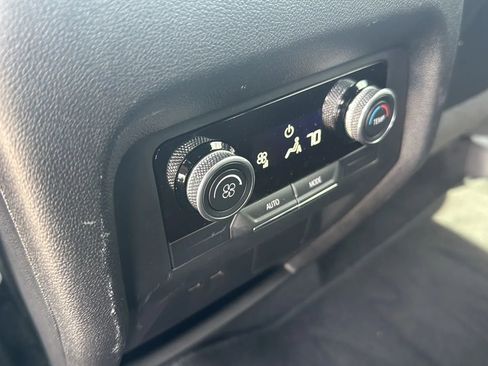 Used 2025 Buick Enclave Preferred FWD image 14