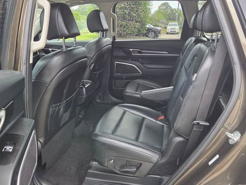 Used 2025 Kia Telluride S FWD image 13