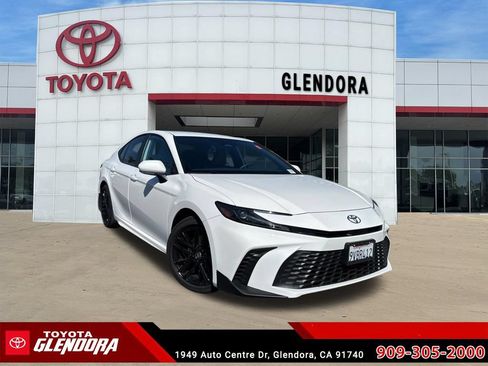 Used 2026 Toyota Camry SE w/ Multimedia Upgrade Package FWD image 1
