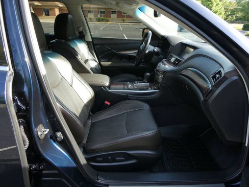 Used 2016 INFINITI Q70 L 3.7 w/ Deluxe Touring Package AWD/4WD image 32