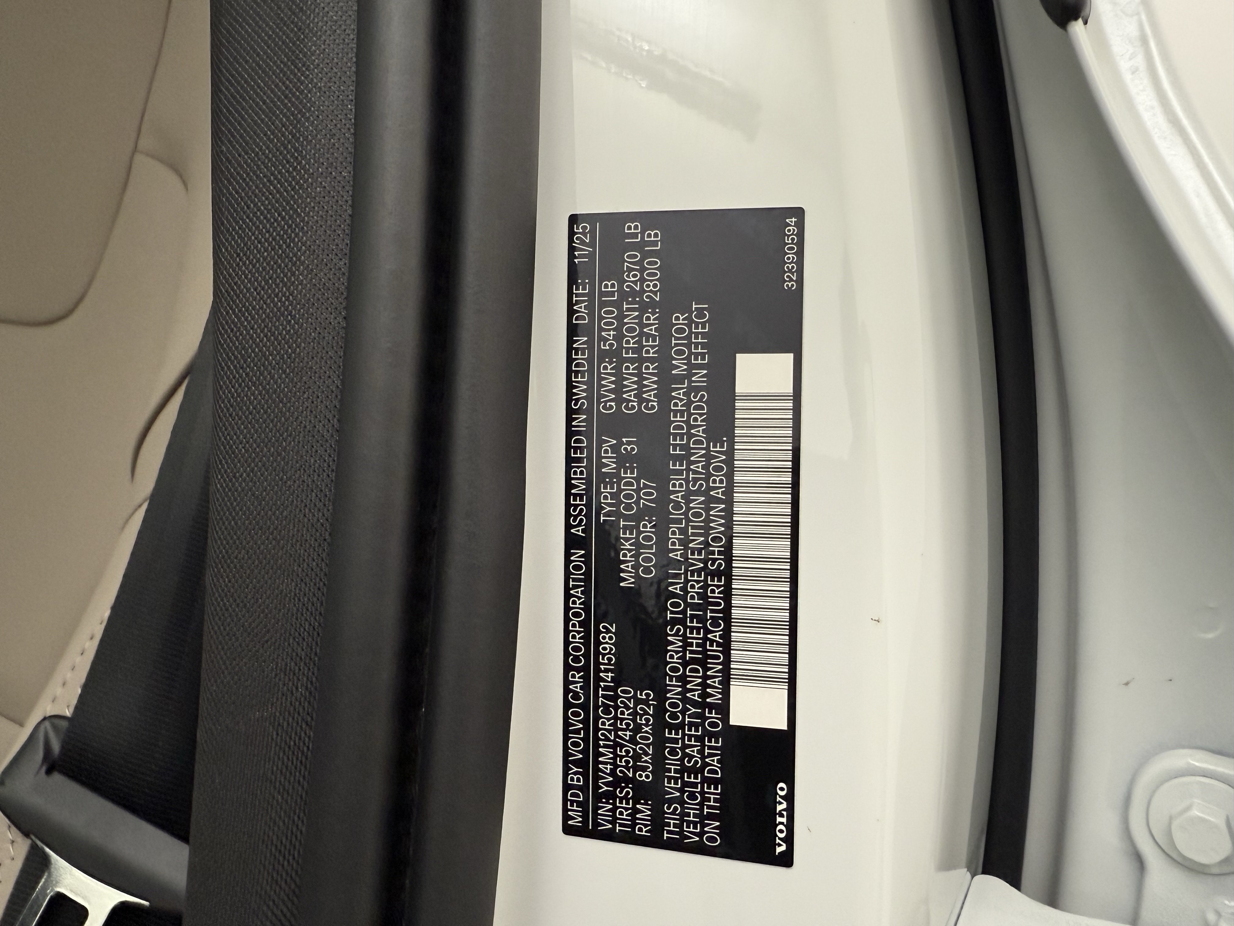 Certified 2026 Volvo XC60 B5 Plus AWD/4WD image 30