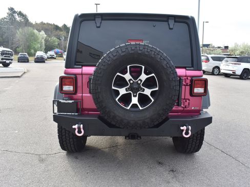 Used 2022 Jeep Wrangler Unlimited Rubicon w/ Cold Weather Group image 8