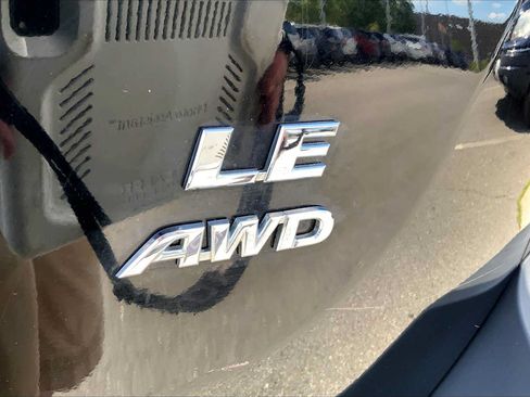 Used 2014 Toyota RAV4 LE AWD/4WD image 10
