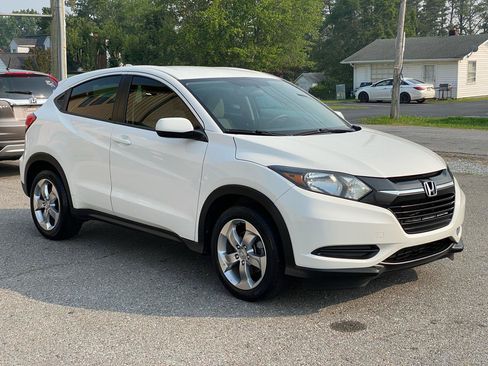 Used 2018 Honda HR-V LX image 4