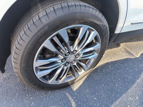 Used 2019 Cadillac XT5 Premium Luxury image 4