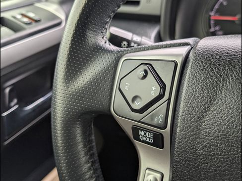 Used 2022 Toyota 4Runner SR5 Premium image 23