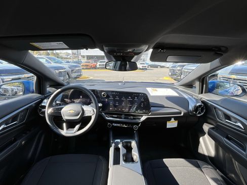New 2026 Chevrolet Equinox EV LT image 22