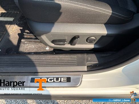 Used 2023 Nissan Rogue SV FWD image 17