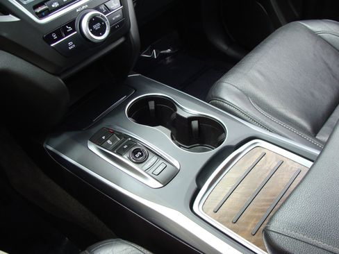 Used 2020 Acura MDX SH-AWD w/ Technology Package image 18