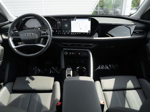 Certified 2025 Audi Q5 Premium w/ Premium Plus AWD/4WD image 8