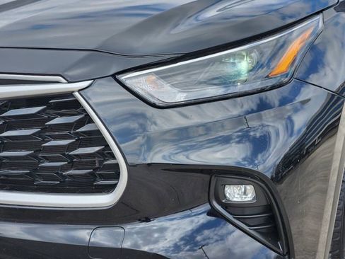 Used 2022 Toyota Highlander XLE image 8