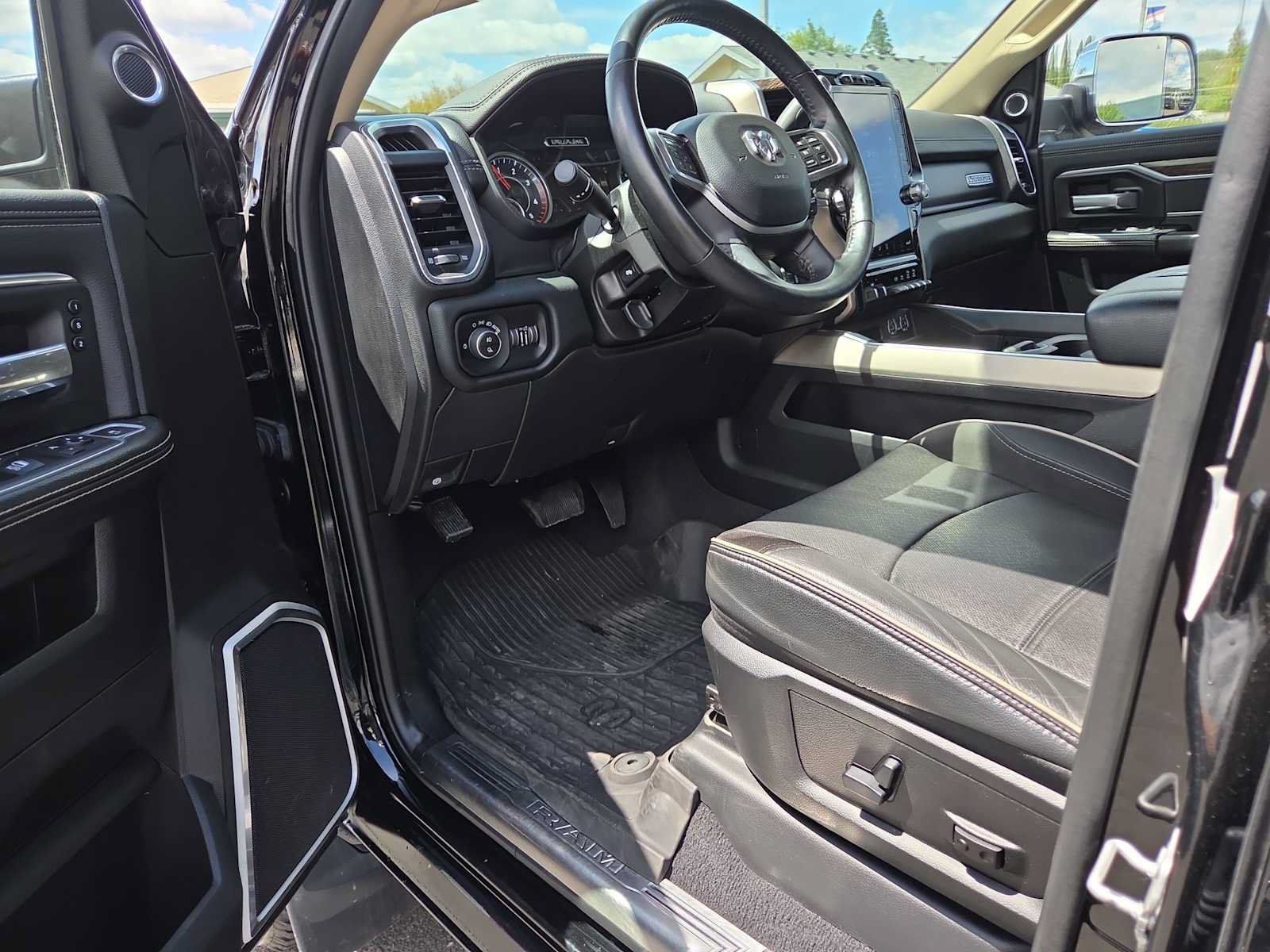 Used 2020 RAM 3500 Laramie AWD/4WD image 10