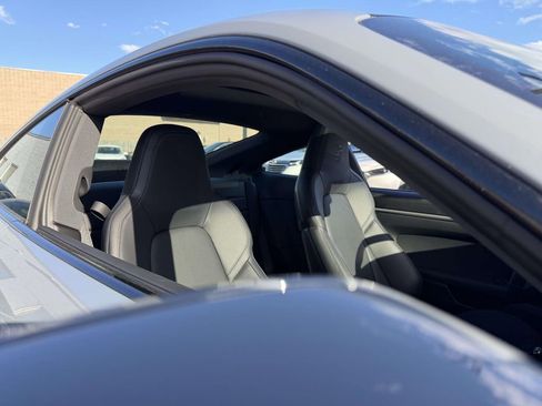 Used 2024 Porsche 911 Carrera RWD image 9