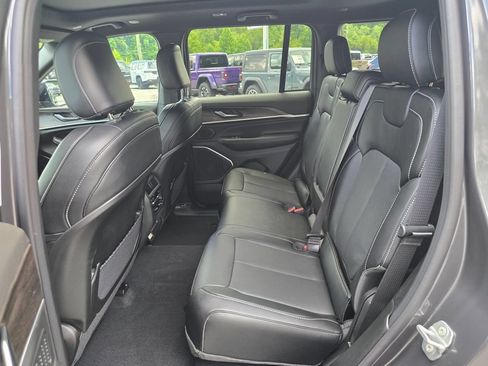 New 2026 Jeep Grand Cherokee Limited AWD/4WD image 12
