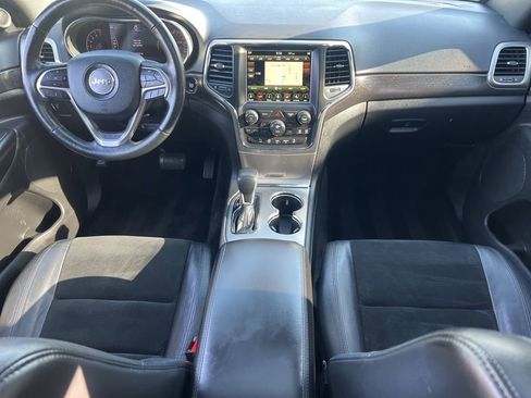 Used 2018 Jeep Grand Cherokee Altitude AWD/4WD image 19