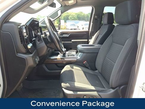 Used 2022 Chevrolet Silverado 1500 RST w/ Max Trailering Package AWD/4WD image 2