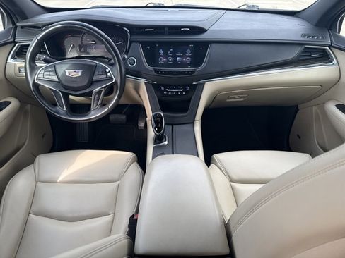 Used 2017 Cadillac XT5 FWD image 13