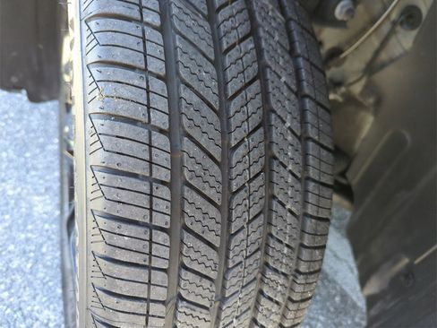 Used 2023 Volkswagen Taos SE image 48