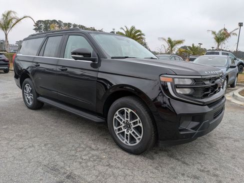 New 2025 Ford Expedition Max Active image 2