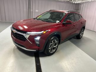 Used 2025 Chevrolet Trax LT w/ LT Convenience Package FWD video 3
