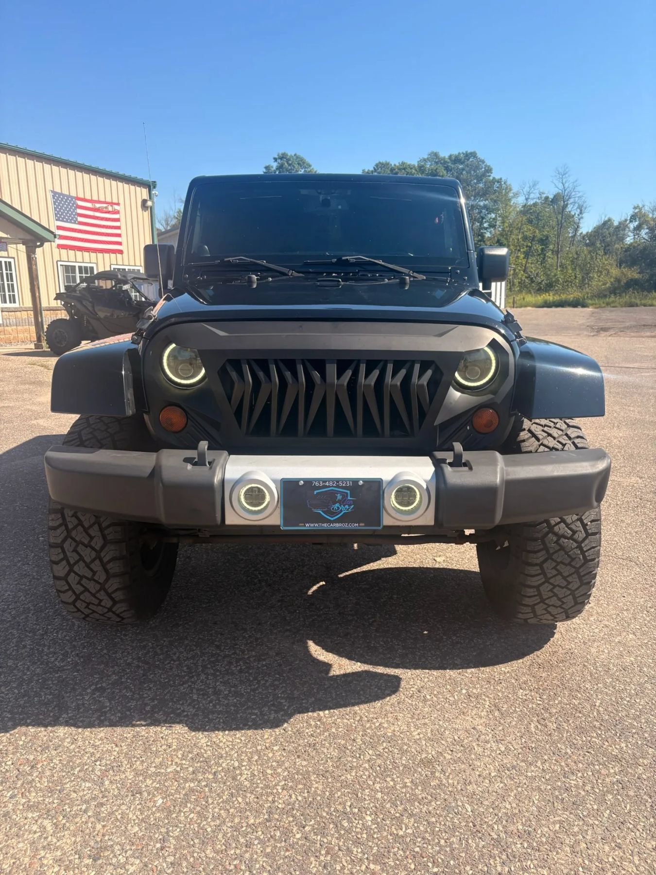 Used 2013 Jeep Wrangler Unlimited Sahara AWD/4WD image 2