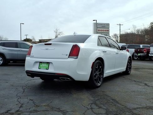 Used 2019 Chrysler 300 S image 3