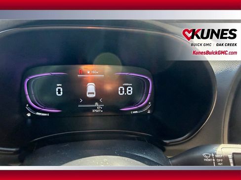 Used 2025 Kia Soul LX w/ LX Technology Package FWD image 17