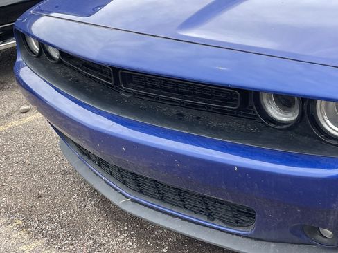 Used 2019 Dodge Challenger SXT w/ Driver Convenience Group RWD image 7