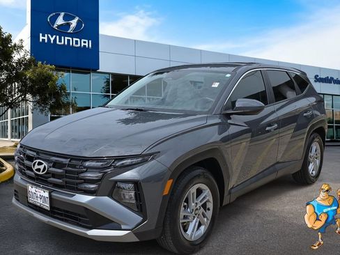 Certified 2026 Hyundai Tucson SE FWD image 1