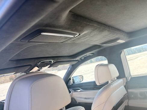 Used 2018 BMW 750i xDrive image 11