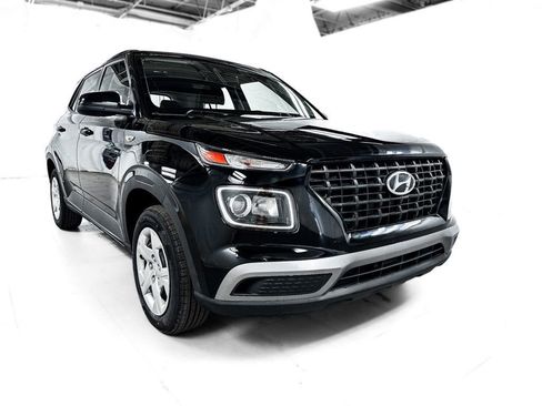 Used 2020 Hyundai Venue SE image 8