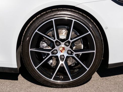 Certified 2025 Porsche 911 Carrera w/ Premium Package image 33