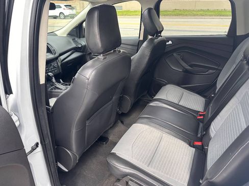 Used 2018 Ford Escape SE w/ SE Sport Appearance Package AWD/4WD image 12