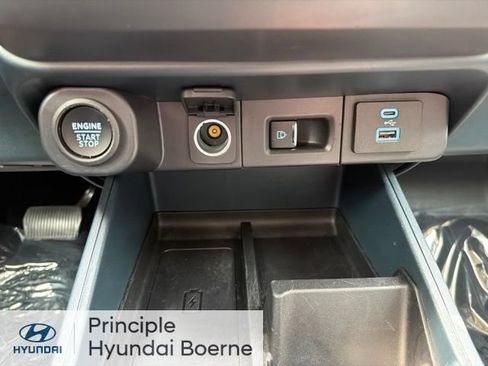 Used 2024 Ford Maverick Lariat w/ Black Appearance Package FWD image 27