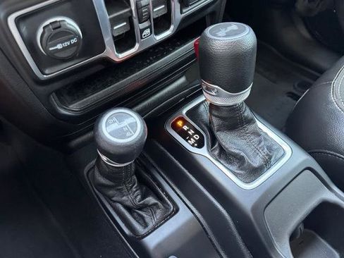 Used 2023 Jeep Wrangler Unlimited Sport AWD/4WD image 25
