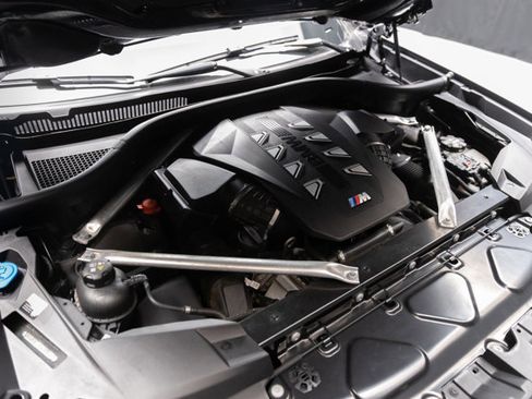 Used 2024 BMW X7 M60i w/ Executive Package image 41