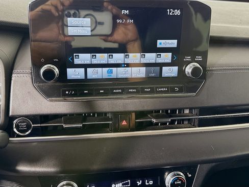 Used 2023 Mitsubishi Outlander SE Black Edition image 18