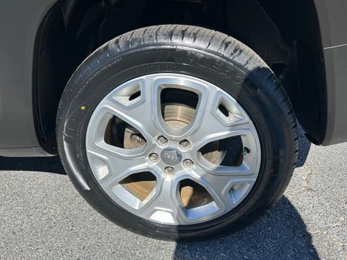 Used 2017 Jeep Renegade Limited w/ Trailer Tow Group image 11