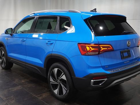 Used 2023 Volkswagen Taos SE w/ Panoramic Sunroof Package AWD/4WD image 7